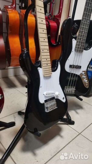 Электрогитара уменьшенная Caraya E100BK