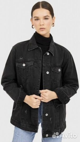Продам джинсовую куртку женскую Stradivarius