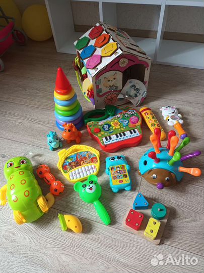 Развивающие игрушки пакетом