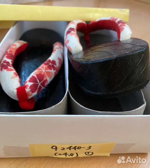 Японская обувь