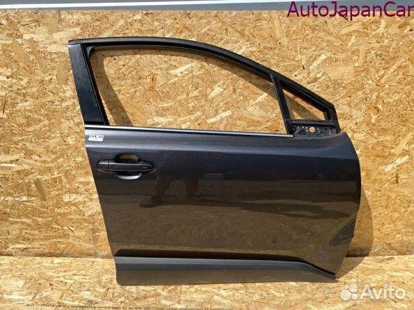 Тойота С-хр Передняя дверь правая