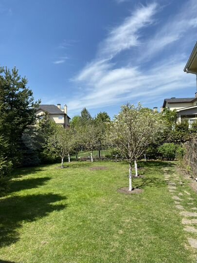 Дом 310 м² на участке 8 сот.