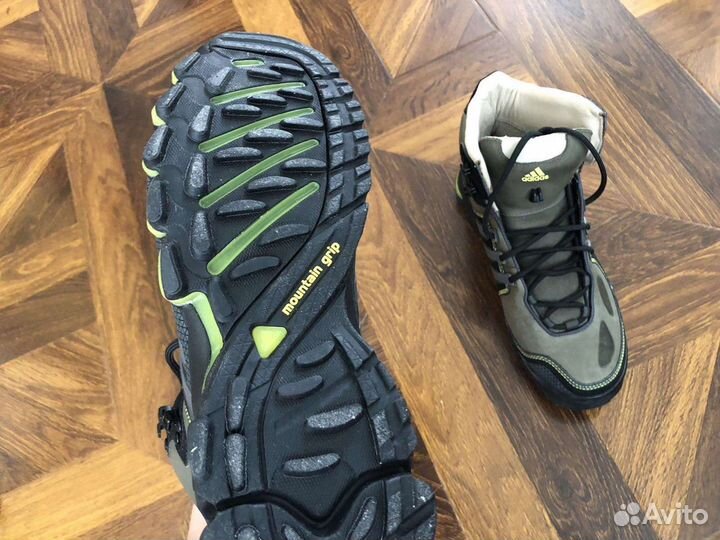 Ботинки Adidas