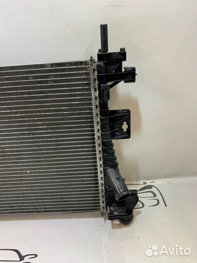 Радиатор основной(двигателя) Ford Focus 3 CB8 1.6L