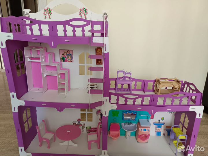 Большой кукольный домик