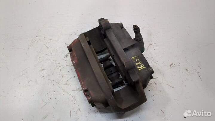 Суппорт правый передний Mercedes CLS C219