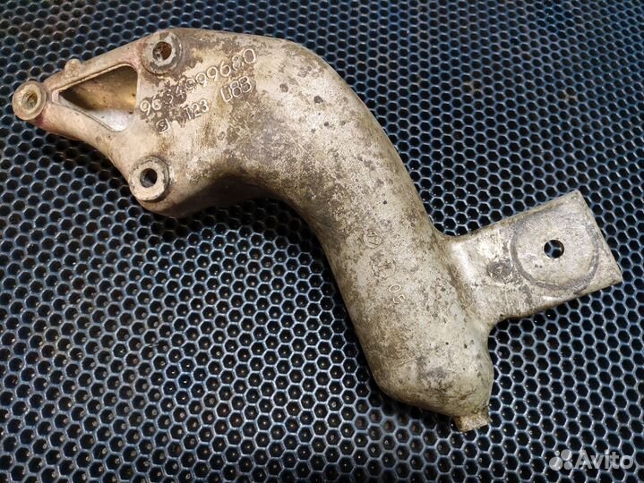 Кронштейн двигателя Peugeot 206