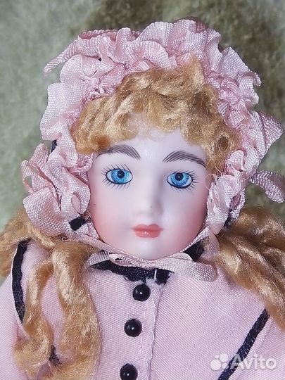 Кукла фарфоровая коллекционная, реплика BRU