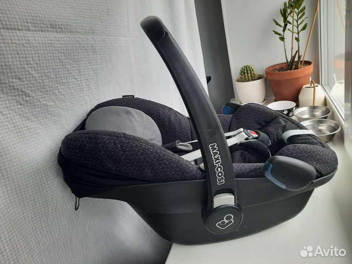 Автолюлька maxi cosi pebble на базе family fix