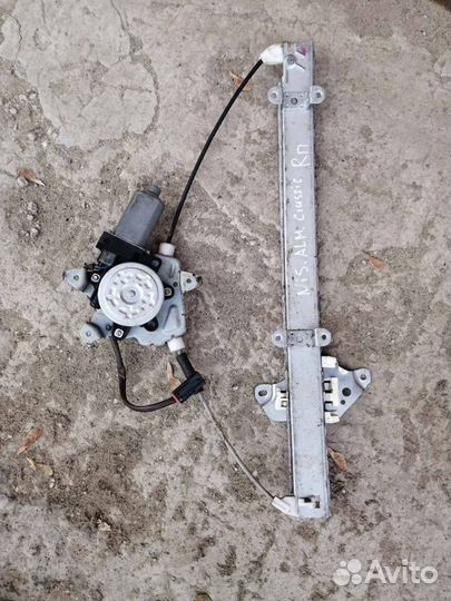 Стеклоподъемник правый передний Альмера Классик