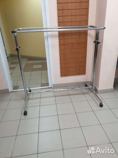 Вешалка для одежды напольная