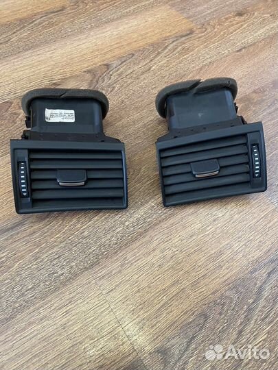 Дефлектор салона правый, левый Audi A8 D3