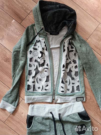 Костюм спортивный