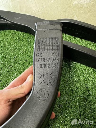 Воздуховод печки подлокотника Skoda Octavia A5