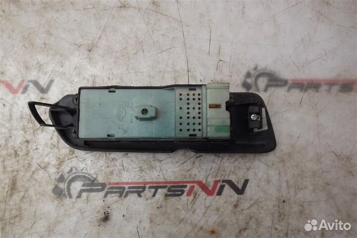 Блок управления стеклоподъемниками Ниссан Примьер