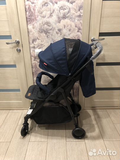 Прогулочная коляска новая