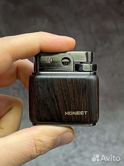 Оригинальная зажигалка с деревом