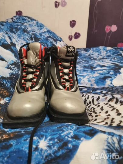 Продам детские лыжные ботинки