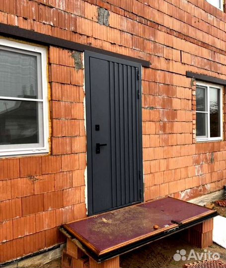 Входная металическая дверь