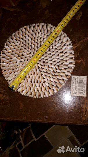 Подставка Под горячее из ракушек и можжевельника