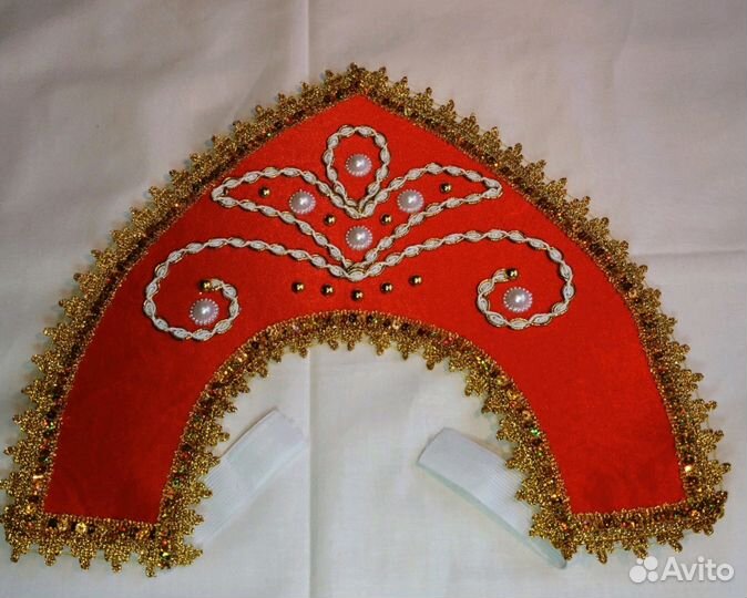 Кокошник в народном стиле