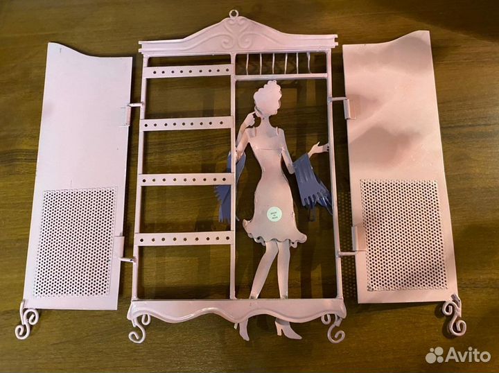 Подставка для бижутерии в виде трюмо