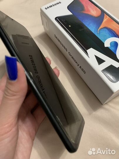 Samsung A20