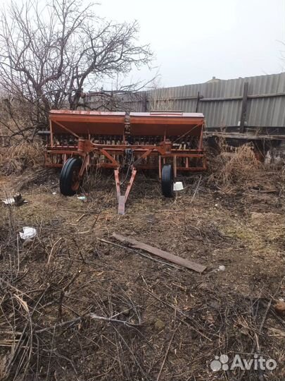 Сеялка зерновая плуг