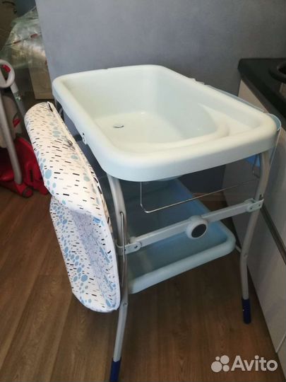 Ванночка для купания с пеленальным столиком