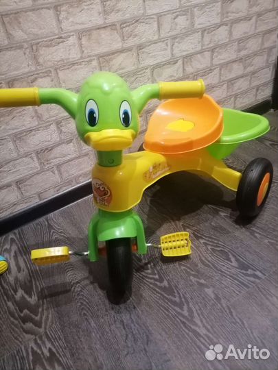 Детский велосипед трехколесный