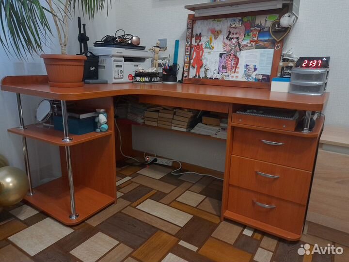 Стол компьютерный письменный угловой