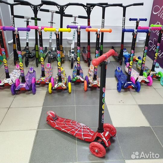 Самокат детский человек паук