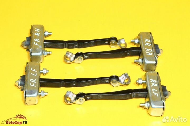 Ограничитель двери передний правый Toyota Camry