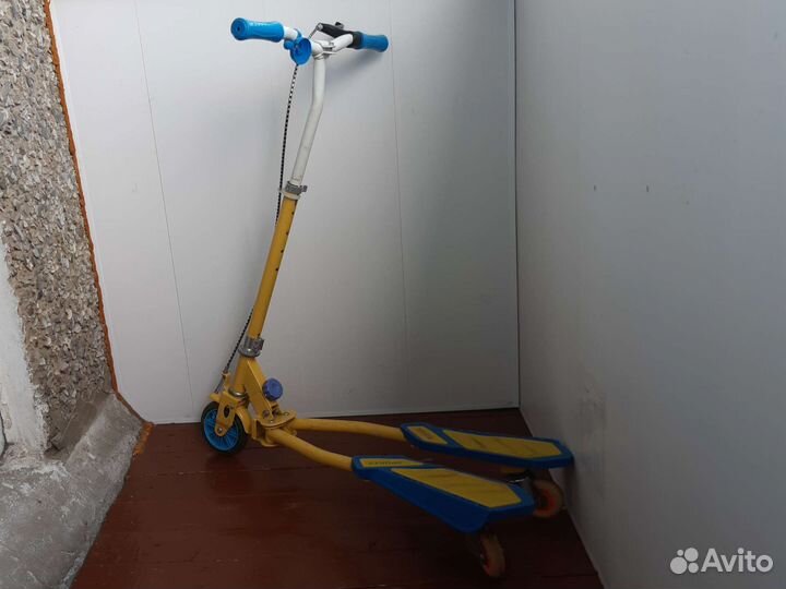 Flicker. самокат на 3 колесах