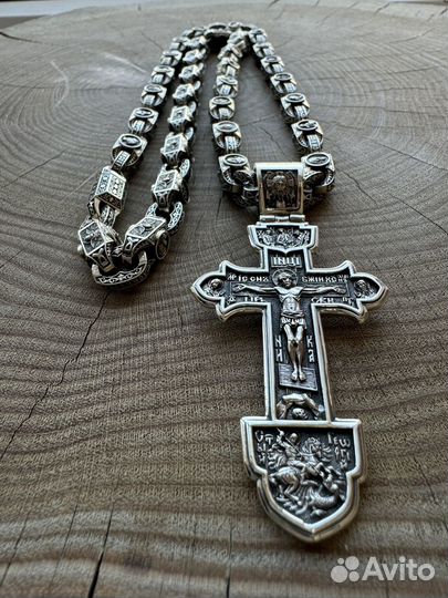 Серебряная цепь и крест