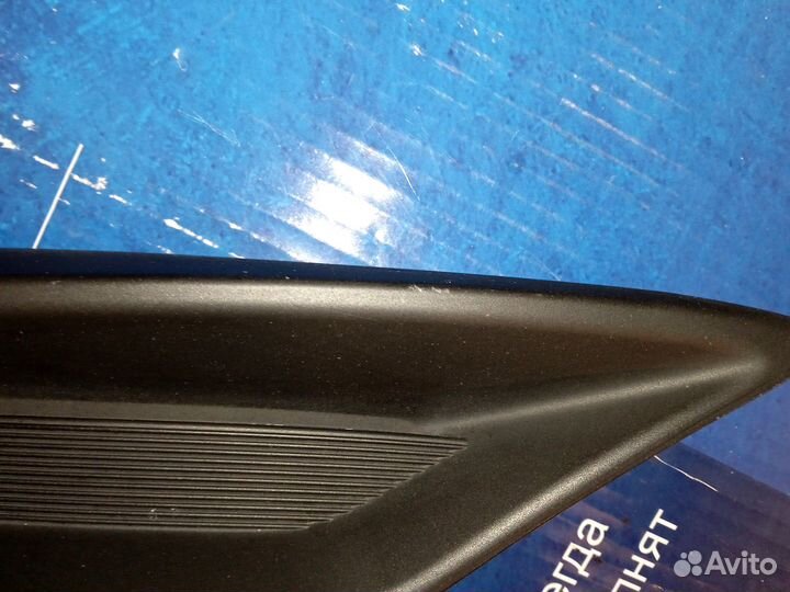 Накладка бампера передняя правая Lexus Rx350-450