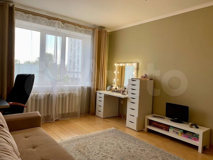 3-к. квартира, 117 м², 3/10 эт.