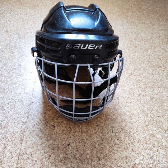 Шлем хоккейный