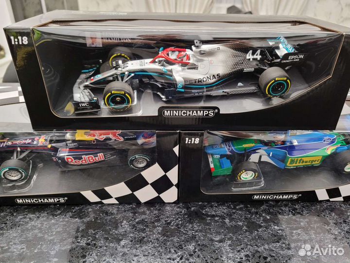 Модель 1/18 F1 Mercedes W10 EQ Power+, Л.Хэмилтон