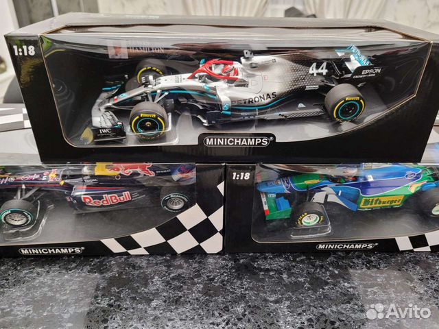 Модель 1/18 F1 Mercedes W10 EQ Power+, Л.Хэмилтон
