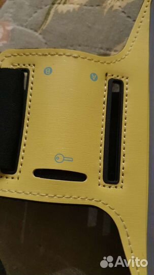 Сумочка на предплечье для телефона