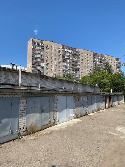 Гараж, > 30 м²