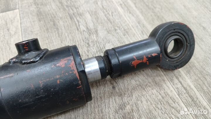 Гидроцилиндр поворота выгруз. шнека внс 63.32.500