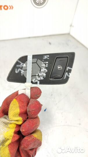 Кнопка стеклоподъемника Skoda Octavia A5 1Z