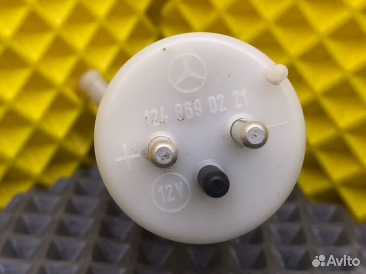 Насос омывателя Mercedes-Benz S124 M102.982 1989