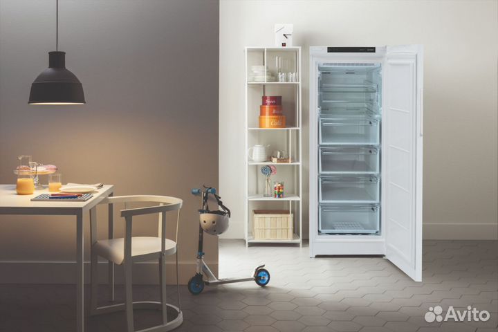 Морозильная камера Indesit DFZ 4150.1 белый