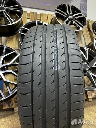 Yokohama Advan Sport V105S 255/40 R18 95Y