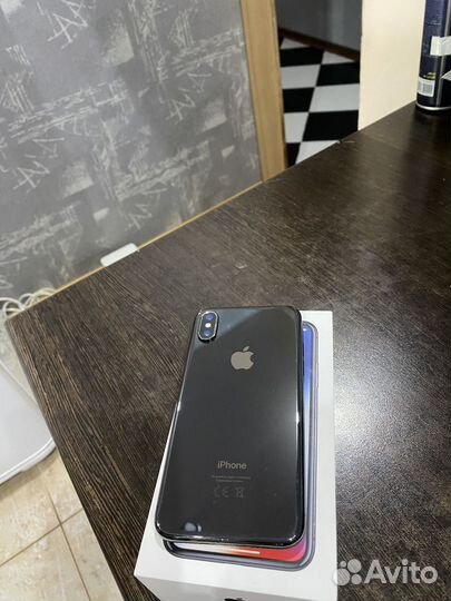 iPhone X, 64 ГБ