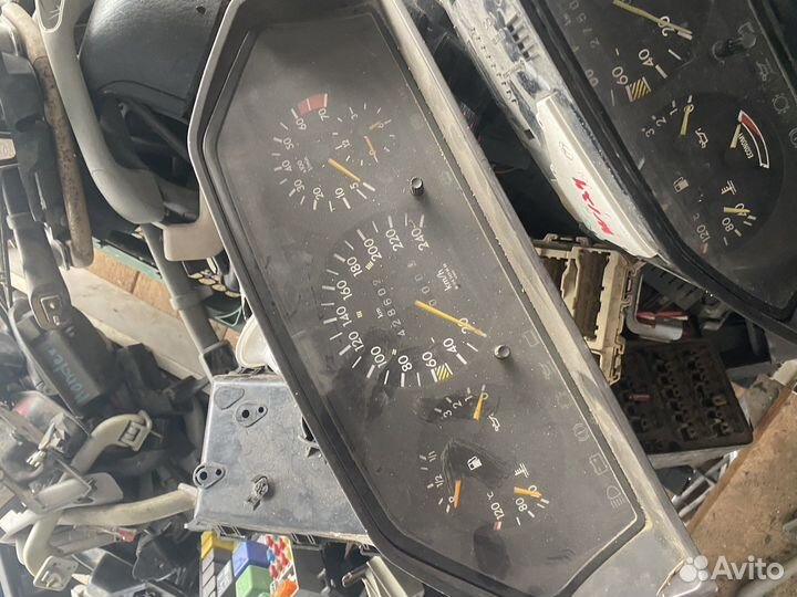 Щиток приборов w124 бензин с тахометром