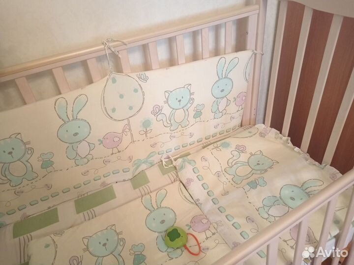 Продается кровать детская с бортиками и каруселью